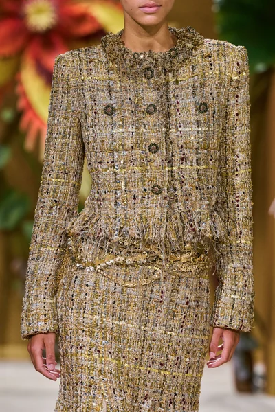 Look 126